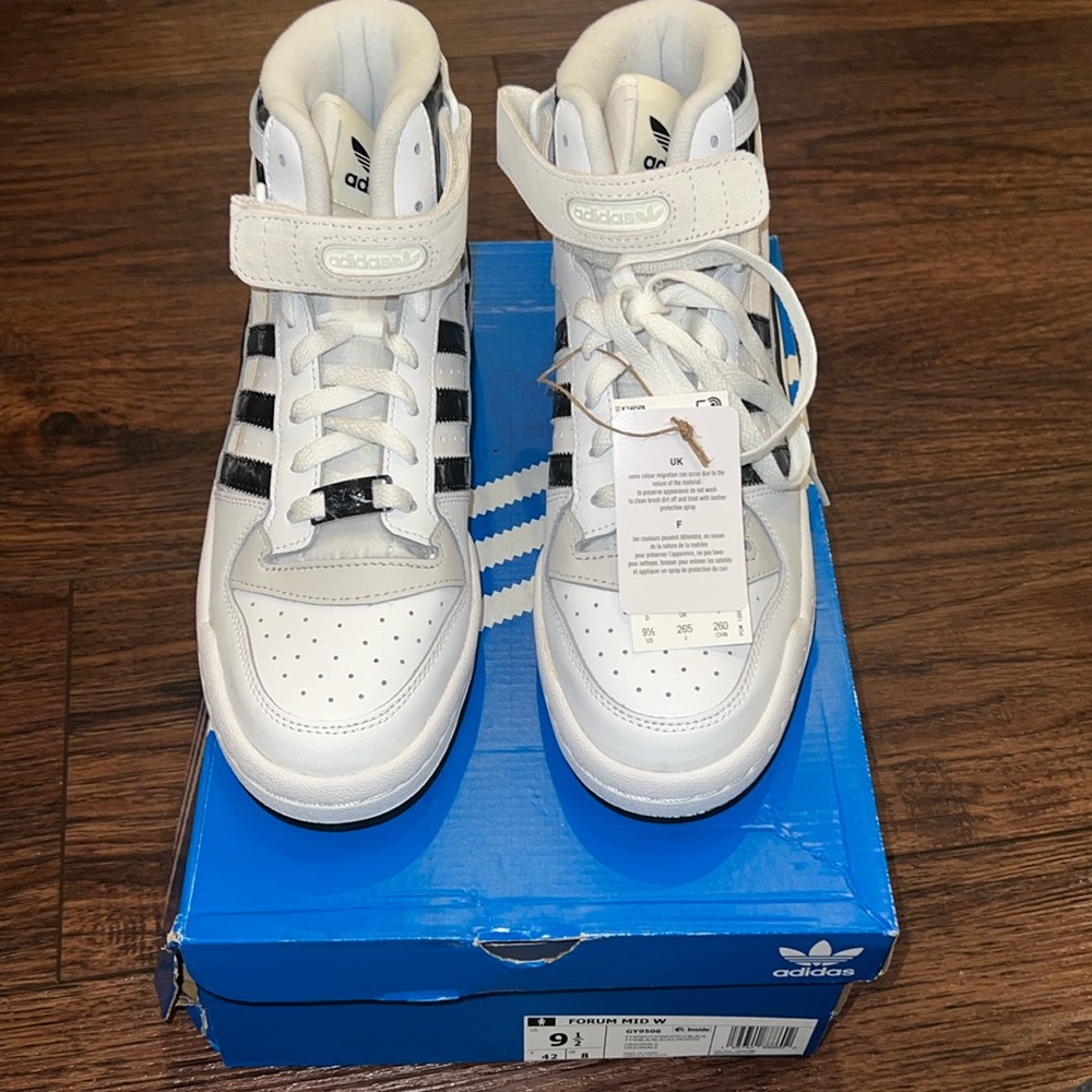 Adidas 9.5 white black offwhite